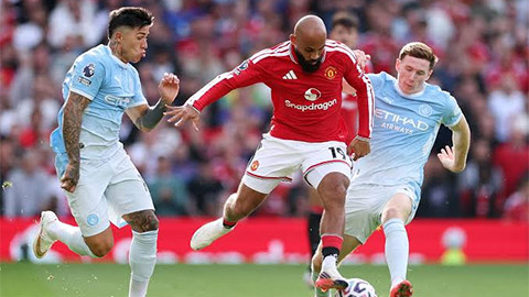 Hai Manchester, hai cuộc khủng hoảng: Man City vướng quá khứ, MU vật lộn với hiện tại